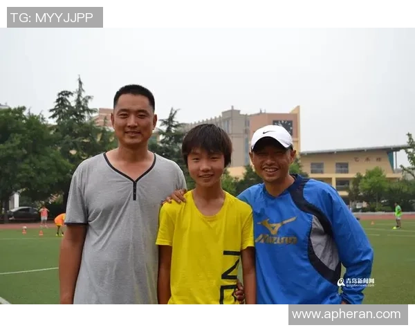 张军独家解析足球技战术与心得体会助你提升球场表现